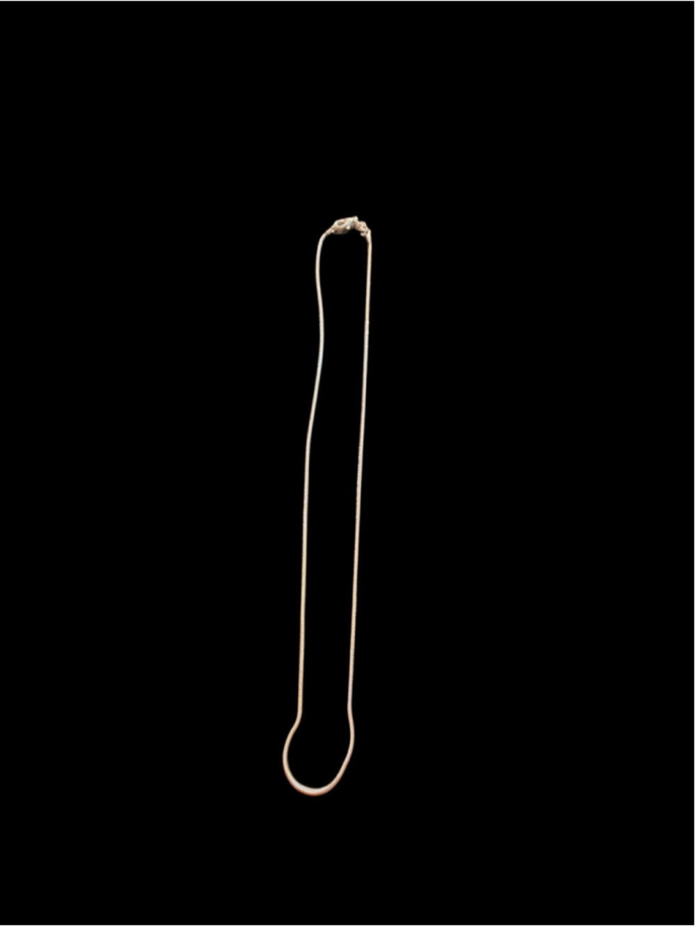 10/1/8. Silver chain(PRICE IS FIRM IF YOUR JUST BUYING THIS ITEM)
